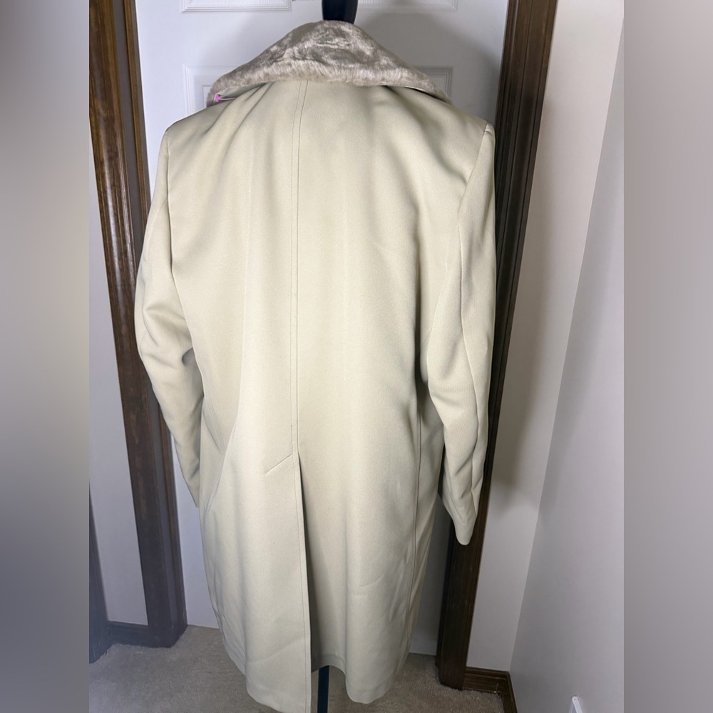 London Fog Cream Trench Coat with Faux Fur Collar - Picture 4 of 7